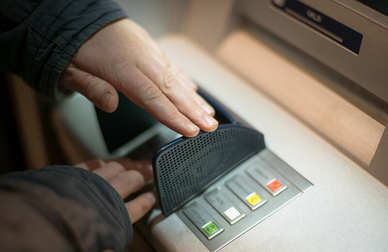 Các lỗi thường gặp khi rút tiền ở cây ATM
